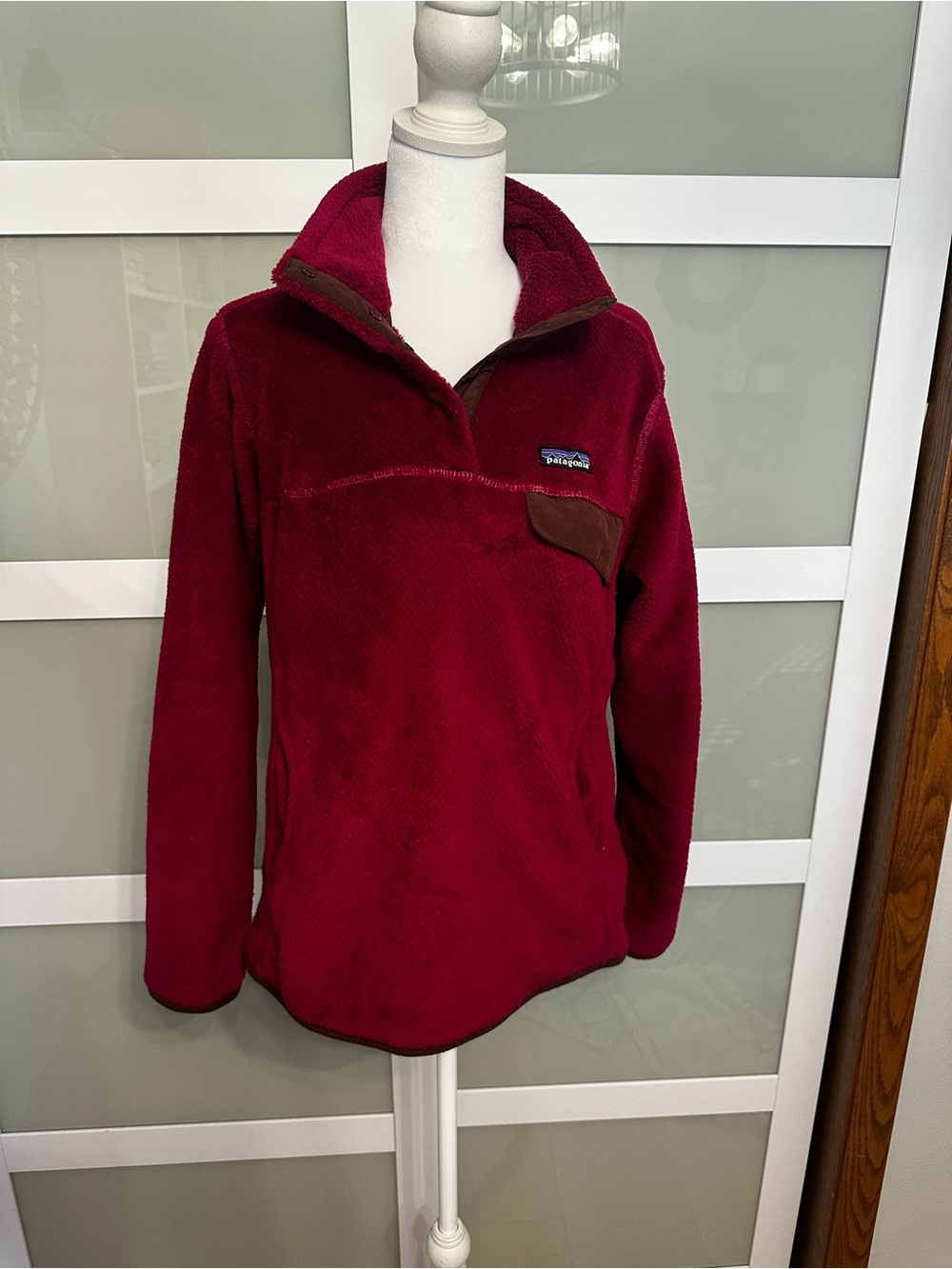 Patagonia Burgundy Pullover Fleece with Brown Trim
